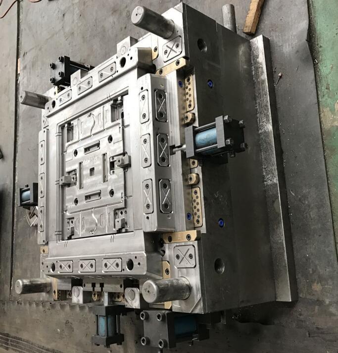 大型模具工廠 潤滑油桶與塑料桶模具的專業制造