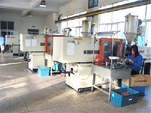 東莞市長安益藝五金塑膠模具廠 專業(yè)模具制造的引領者